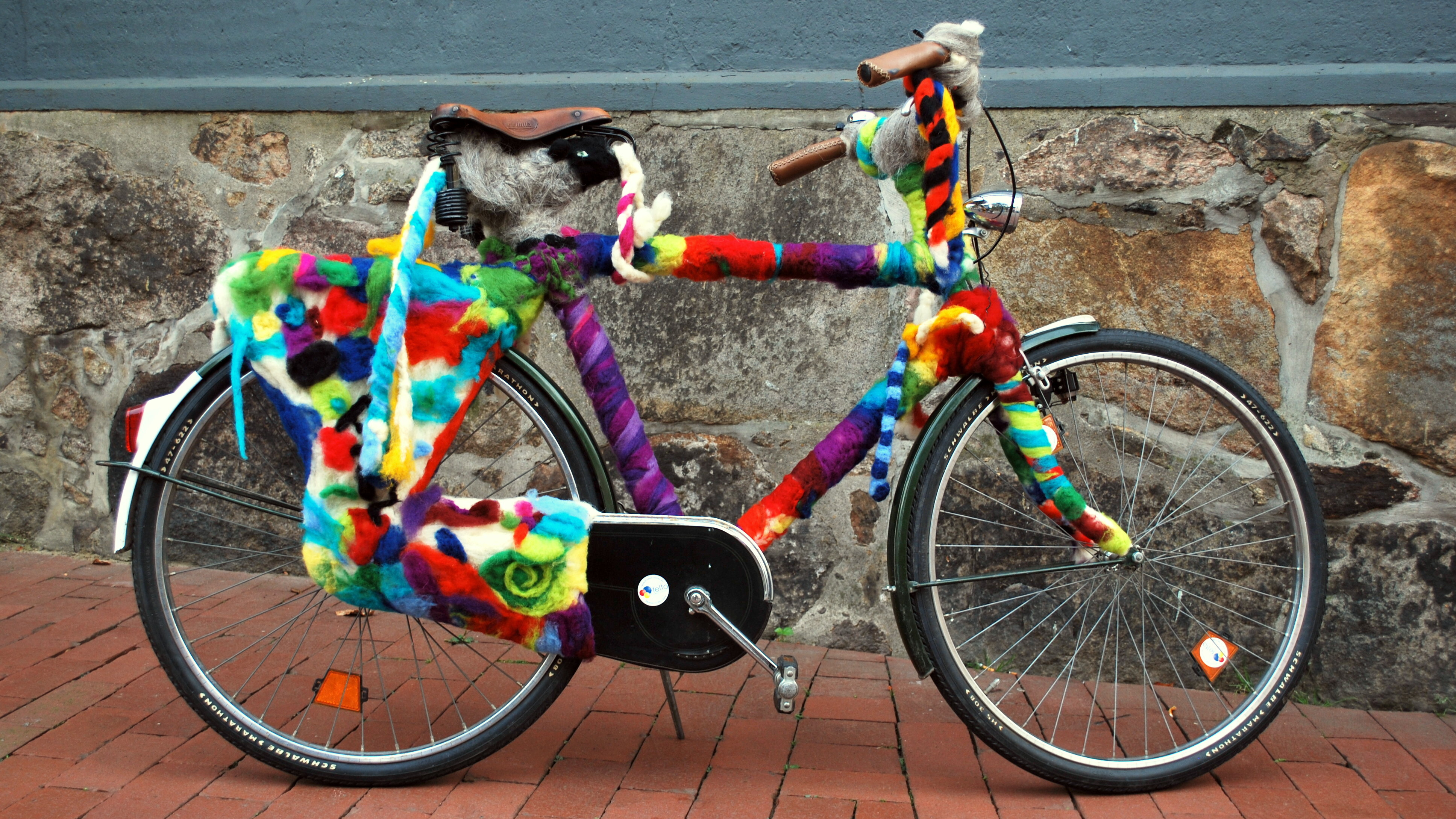 Fahrrad mit Filz verschönert Fahrrad mit Filz verschönert