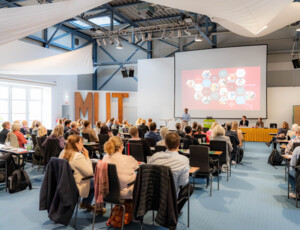 Erfolgreiche Gesundheits- und Pflegekonferenz Erfolgreiche Gesundheits- und Pflegekonferenz