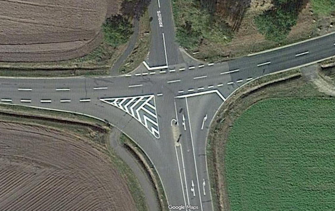 K 10 Geh- und Radweg mit Sicht von oben auf  die Kreuzung.