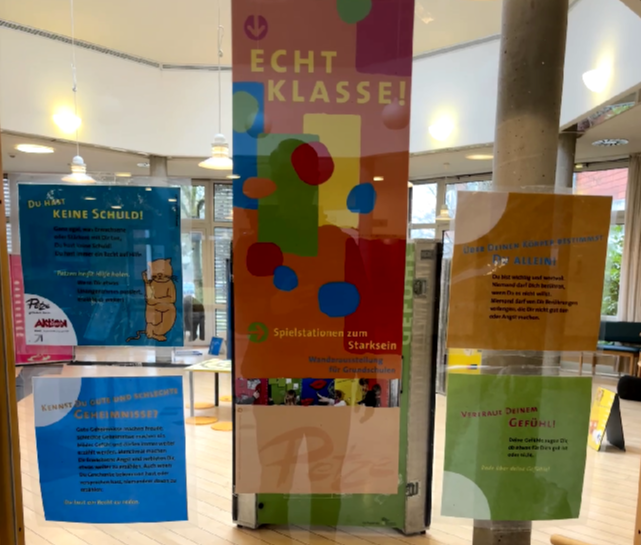 Schautafeln zur Wanderausstellung "Echt Klasse"